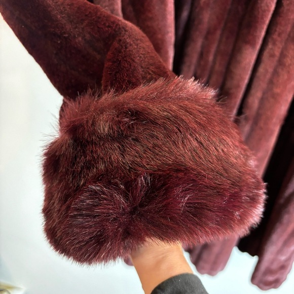 OLYMPIA Sz 2X Faux Fur Coat Lined Turned Lapel Pockets In Raisin Oversized - Picture 5 of 13